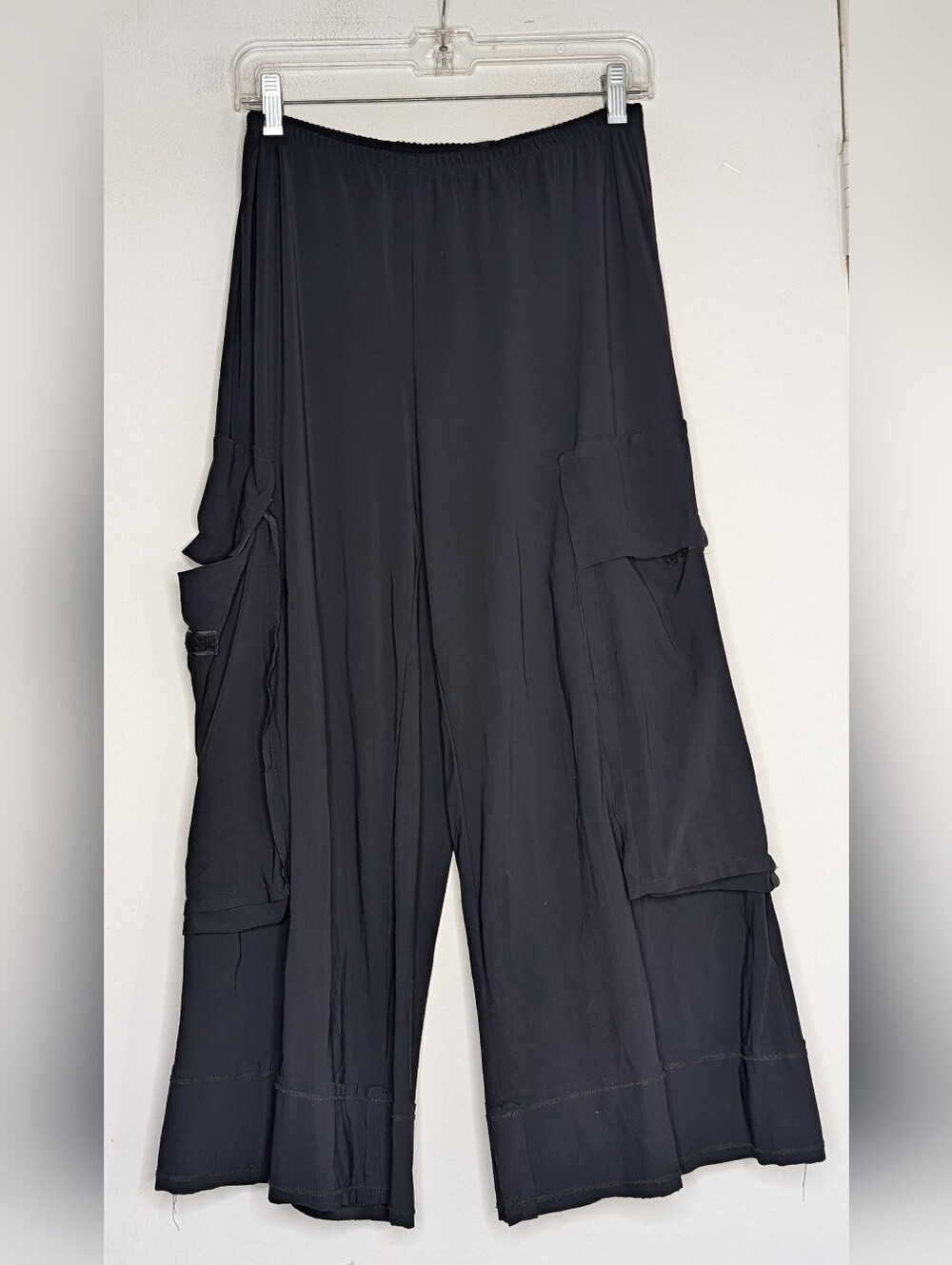 Porto crop pants , wide leg with oversized pockets, size 2